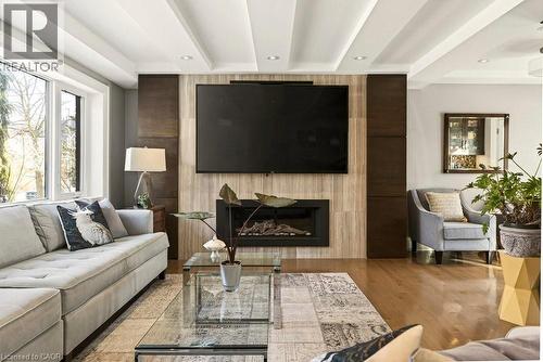 158 Ewen Road, Hamilton, ON - Indoor Photo Showing Living Room With Fireplace
