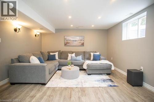 18 Gaal Court, Brantford, ON - Indoor