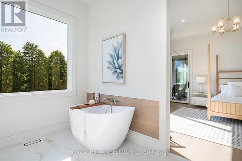 147 Blue Jay Crescent, Grey Highlands, ON - Indoor Photo Showing Bathroom