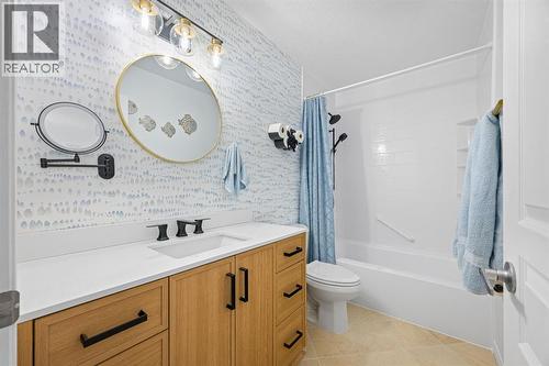 3904 63 Avenue, Lloydminster, AB - Indoor Photo Showing Bathroom