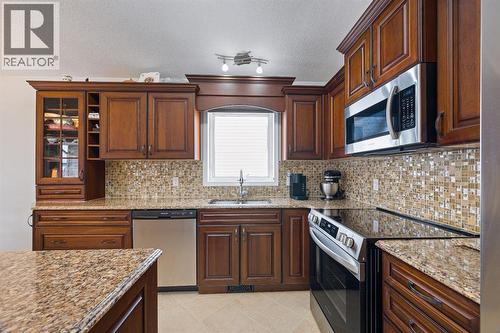 3904 63 Avenue, Lloydminster, AB - Indoor Photo Showing Kitchen With Double Sink