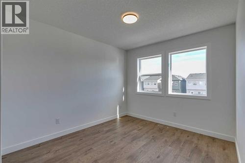 646 Rangeview Street Se, Calgary, AB - Indoor Photo Showing Other Room