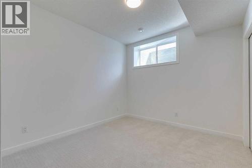 646 Rangeview Street Se, Calgary, AB - Indoor Photo Showing Other Room