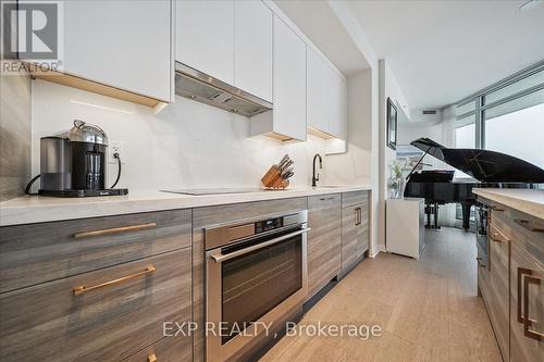 3404 - 59 Annie Craig Drive, Toronto, ON - Indoor Photo Showing Kitchen