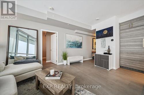 3404 - 59 Annie Craig Drive, Toronto, ON - Indoor Photo Showing Living Room