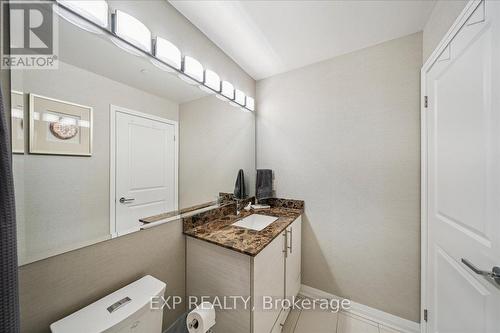 3404 - 59 Annie Craig Drive, Toronto, ON - Indoor Photo Showing Laundry Room