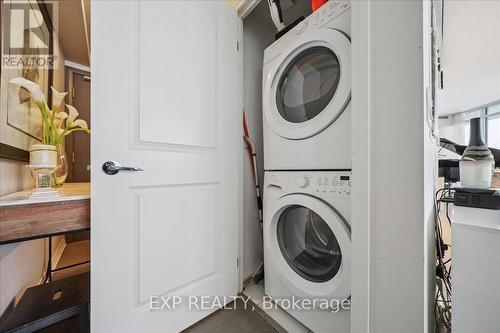 3404 - 59 Annie Craig Drive, Toronto, ON - Indoor Photo Showing Laundry Room