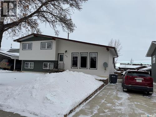 604 5Th Avenue W, Assiniboia, SK - Outdoor