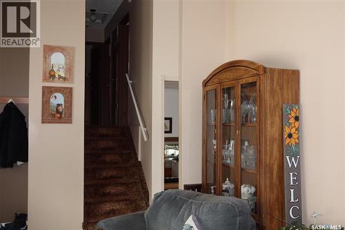 604 5Th Avenue W, Assiniboia, SK - Indoor Photo Showing Other Room