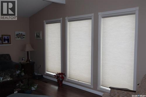 604 5Th Avenue W, Assiniboia, SK - Indoor