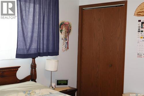604 5Th Avenue W, Assiniboia, SK - Indoor Photo Showing Bedroom