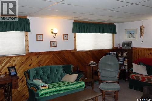 604 5Th Avenue W, Assiniboia, SK - Indoor