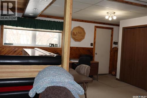 604 5Th Avenue W, Assiniboia, SK - Indoor