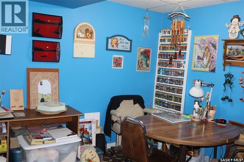 604 5Th Avenue W, Assiniboia, SK - Indoor