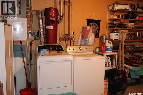 604 5Th Avenue W, Assiniboia, SK - Indoor Photo Showing Laundry Room