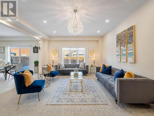 22 Bethune Avenue, Hamilton, ON - Indoor Photo Showing Living Room