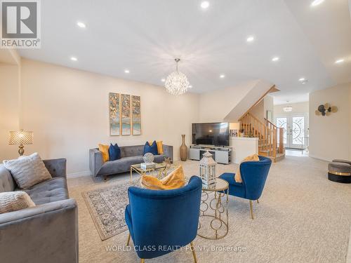 22 Bethune Avenue, Hamilton, ON - Indoor Photo Showing Living Room