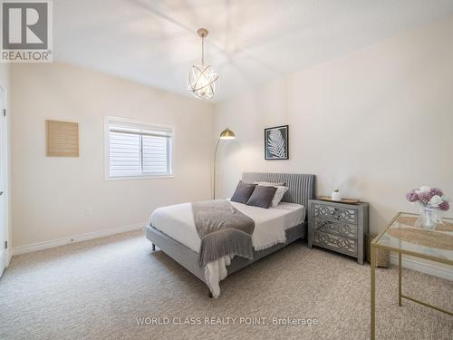 22 Bethune Avenue, Hamilton, ON - Indoor Photo Showing Bedroom