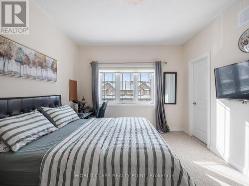 22 Bethune Avenue, Hamilton, ON - Indoor Photo Showing Bedroom