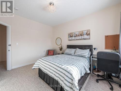 22 Bethune Avenue, Hamilton, ON - Indoor Photo Showing Bedroom