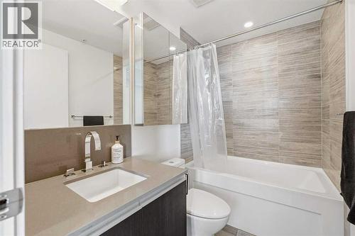 2804, 1122 3 Street Se, Calgary, AB - Indoor Photo Showing Bathroom