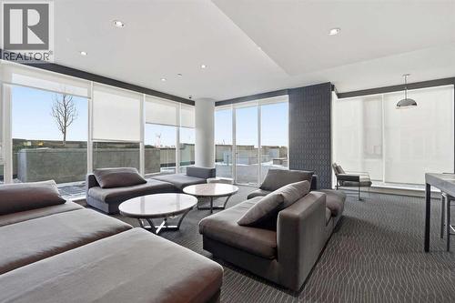 2804, 1122 3 Street Se, Calgary, AB - Indoor Photo Showing Living Room