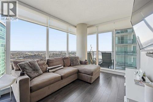 2804, 1122 3 Street Se, Calgary, AB - Indoor Photo Showing Living Room
