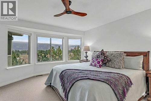 2455 Quail Ridge Boulevard Unit# 213, Kelowna, BC - Indoor Photo Showing Bedroom