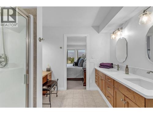 2455 Quail Ridge Boulevard Unit# 213, Kelowna, BC - Indoor Photo Showing Bathroom