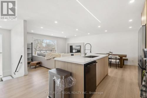 26 Sir Bedevere Place, Markham, ON - Indoor Photo Showing Kitchen With Upgraded Kitchen