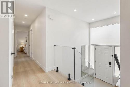 26 Sir Bedevere Place, Markham, ON - Indoor Photo Showing Other Room