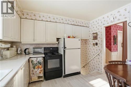167 Fallingbrook Drive, Hamilton, ON - Indoor Photo Showing Kitchen