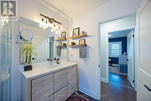 662 Eden Avenue, London South (South R), ON - Indoor Photo Showing Bathroom