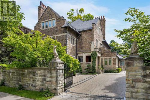 5 Thornwood Road, Toronto, ON - Outdoor With Facade