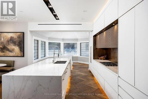 5 Thornwood Road, Toronto, ON - Indoor Photo Showing Kitchen With Double Sink