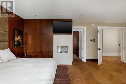 5 Thornwood Road, Toronto, ON - Indoor Photo Showing Bedroom