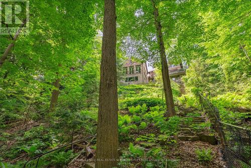 5 Thornwood Road, Toronto, ON - Outdoor