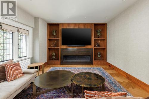 5 Thornwood Road, Toronto, ON - Indoor