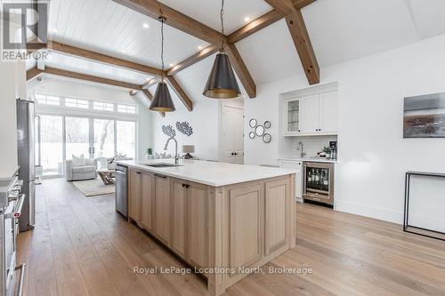 53 Niagara Street, Collingwood, ON - Indoor Photo Showing Kitchen With Upgraded Kitchen