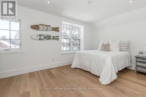 53 Niagara Street, Collingwood, ON - Indoor Photo Showing Bedroom
