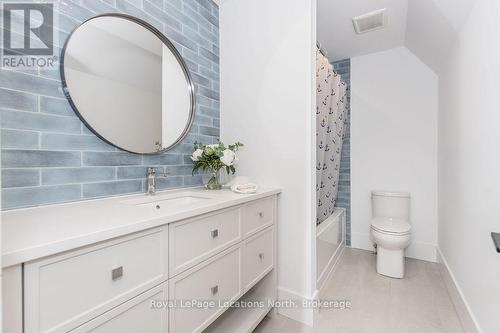 53 Niagara Street, Collingwood, ON - Indoor Photo Showing Bathroom