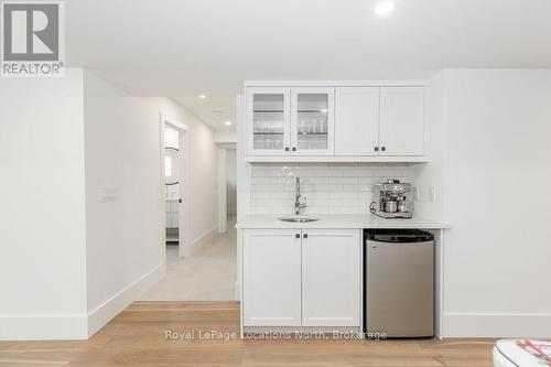 53 Niagara Street, Collingwood, ON - Indoor Photo Showing Kitchen