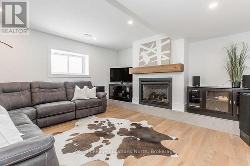 53 Niagara Street, Collingwood, ON - Indoor Photo Showing Living Room With Fireplace