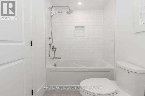 53 Niagara Street, Collingwood, ON - Indoor Photo Showing Bathroom