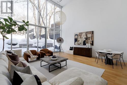 20A Woodlawn Avenue W, Toronto, ON - Indoor Photo Showing Living Room