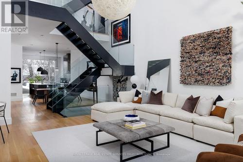 20A Woodlawn Avenue W, Toronto, ON - Indoor Photo Showing Living Room