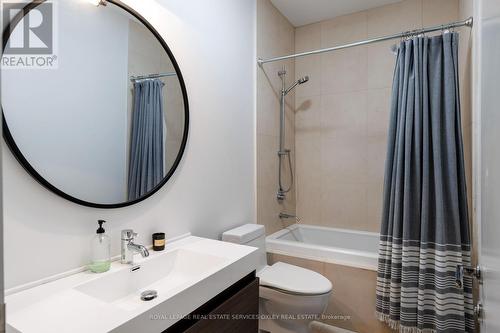 20A Woodlawn Avenue W, Toronto, ON - Indoor Photo Showing Bathroom