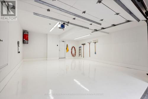 20A Woodlawn Avenue W, Toronto, ON - Indoor Photo Showing Garage