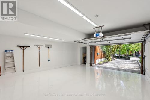 20A Woodlawn Avenue W, Toronto, ON - Indoor Photo Showing Garage