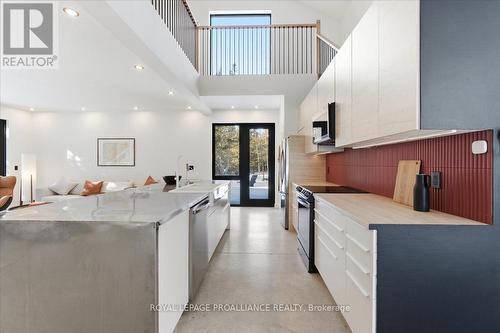 372 Prinyers Cove Crescent, Prince Edward County (North Marysburg Ward), ON - Indoor Photo Showing Kitchen